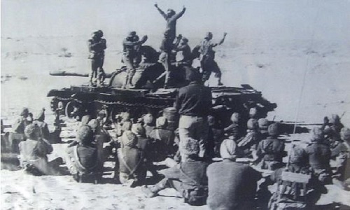 Enjoying-Vistory-of-Longewala-war